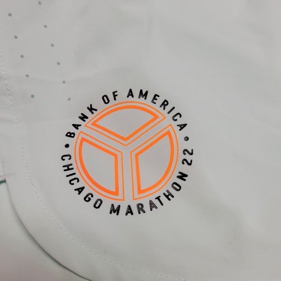 NWT Nike Chicago Marathon 2022 Eclipse Women's 3" Shorts - Picture 2 of 7